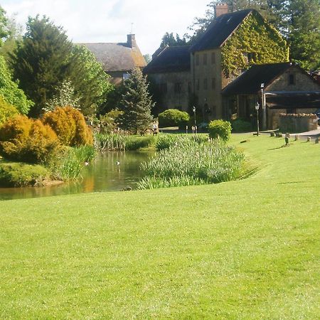 Отель Haselbury Mill Крюкерн Экстерьер фото